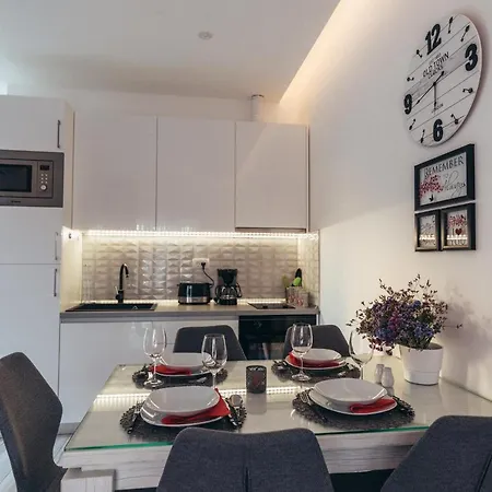 Gina Apartament *